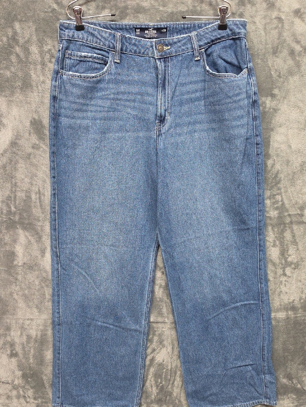 Hollister Women’s Wide Leg Jeans in Medium Blue Denim